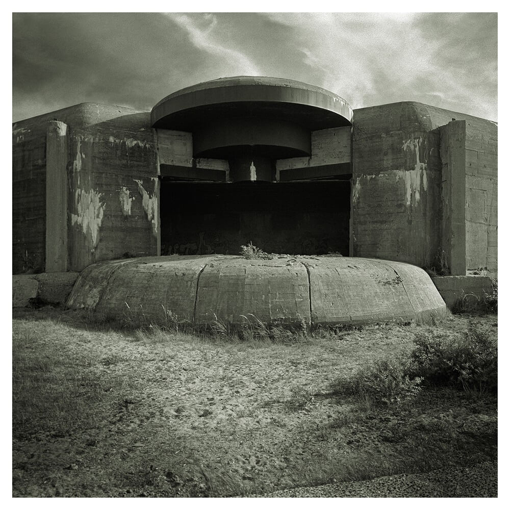 Marcelo Isarrualde. Series Bunkers, the Architecture of Violence. Oldemburg II, 2003-2004